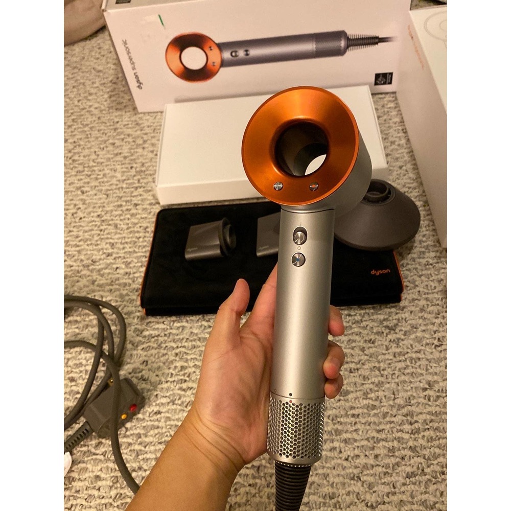 [Sold] Dyson Supersonic Hair Dryer Gold Gifit Edition - Picture 3 of 12